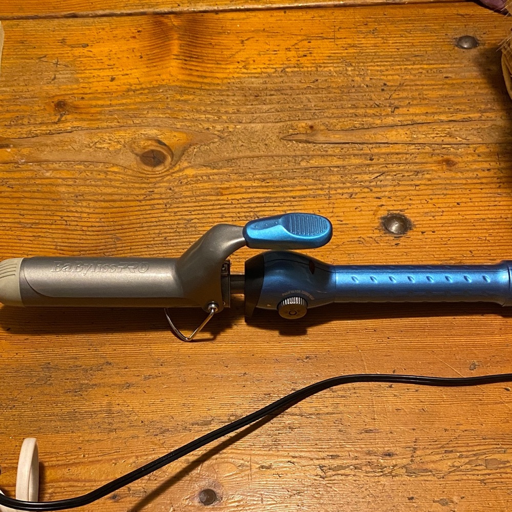 BaByliss Blue and Gray Curling Iron